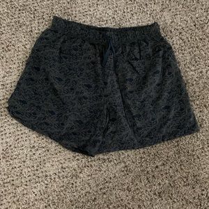 Mountain Hardwear women’s printed shorts size L